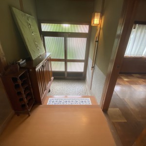 芹橋一丁目貸家　玄関